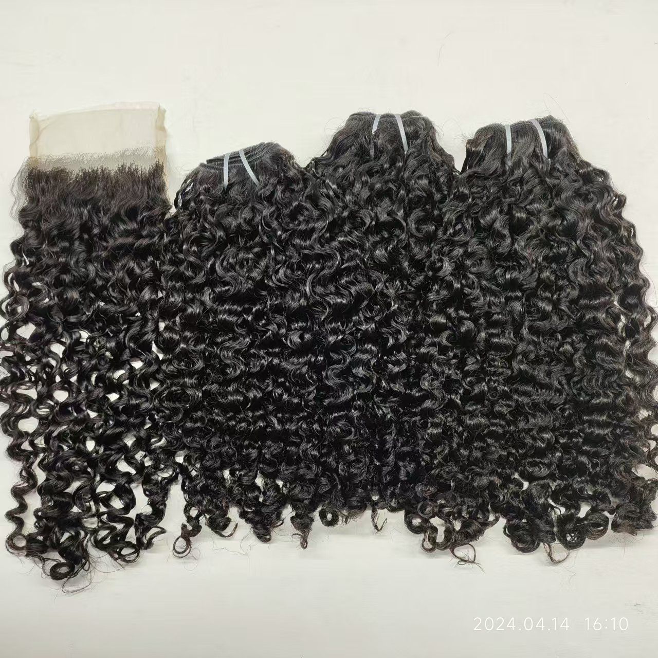 Water wave curls 3 bundles + closure